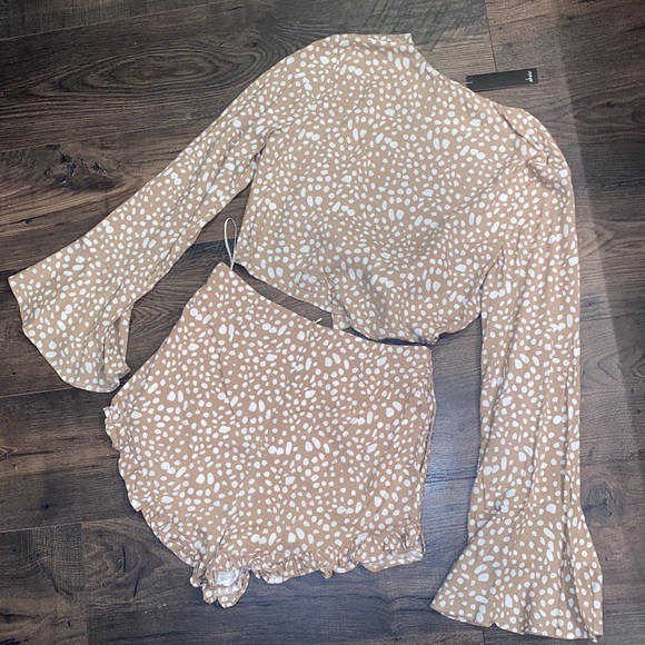 (SOLD) SUMMER CLEARANCE Akaiv Two Piece Set - Picture 2 of 4